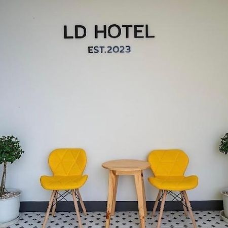 แอ่ว-ดีld Hotel&Residences Ngao Екстер'єр фото