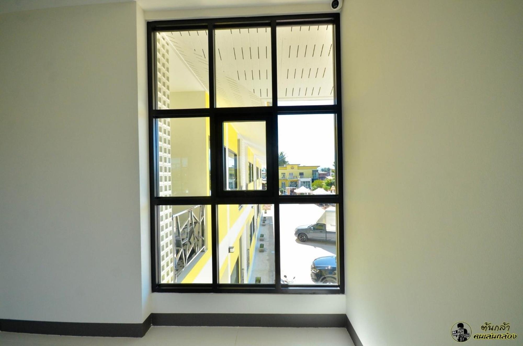 แอ่ว-ดีld Hotel&Residences Ngao Екстер'єр фото