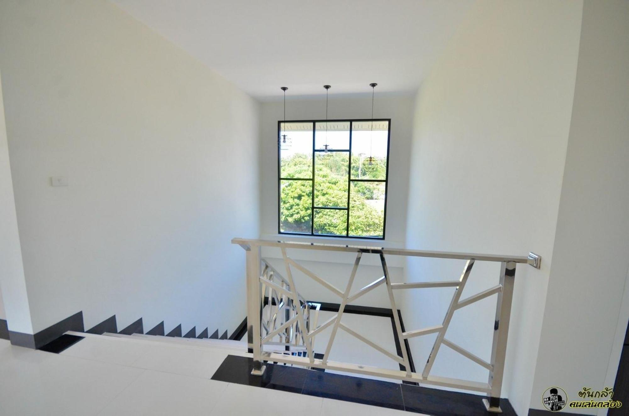 แอ่ว-ดีld Hotel&Residences Ngao Екстер'єр фото