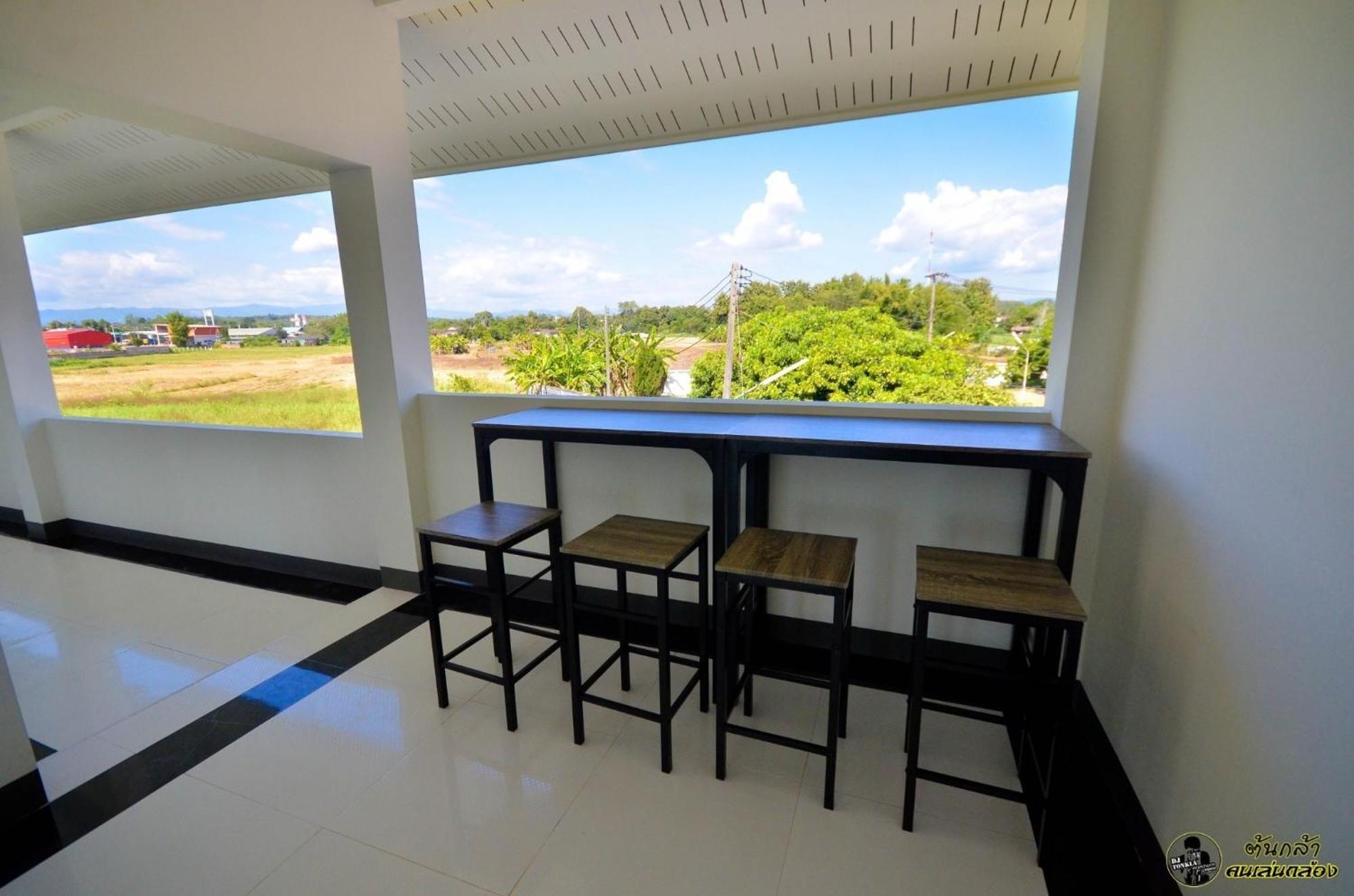 แอ่ว-ดีld Hotel&Residences Ngao Екстер'єр фото