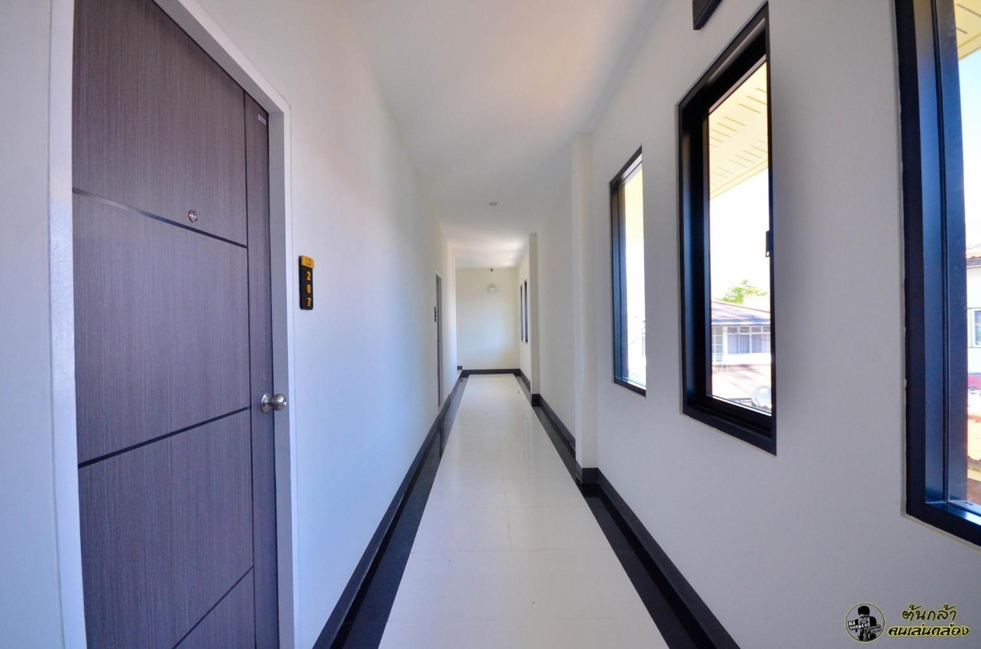 แอ่ว-ดีld Hotel&Residences Ngao Екстер'єр фото