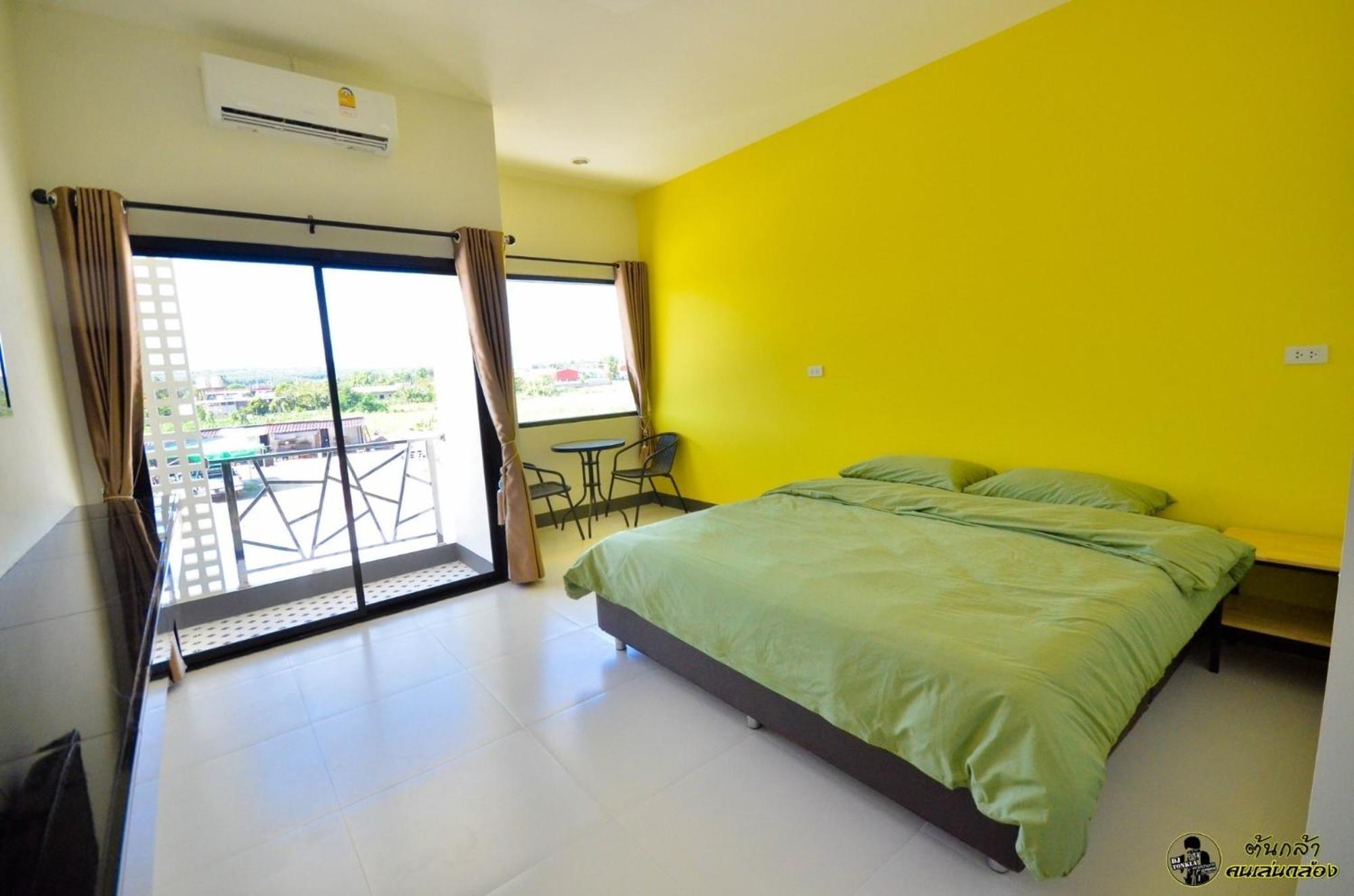 แอ่ว-ดีld Hotel&Residences Ngao Екстер'єр фото
