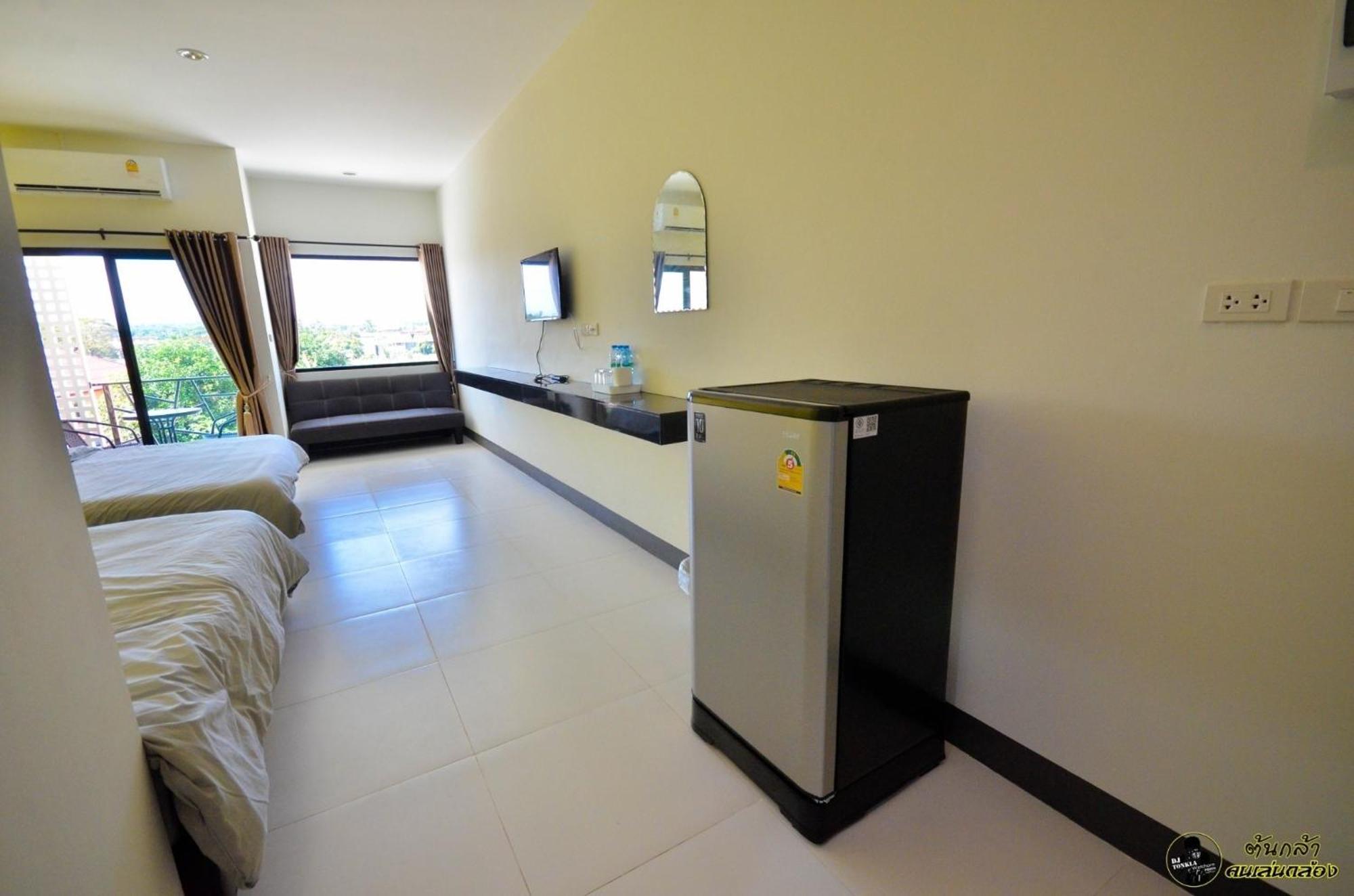 แอ่ว-ดีld Hotel&Residences Ngao Екстер'єр фото