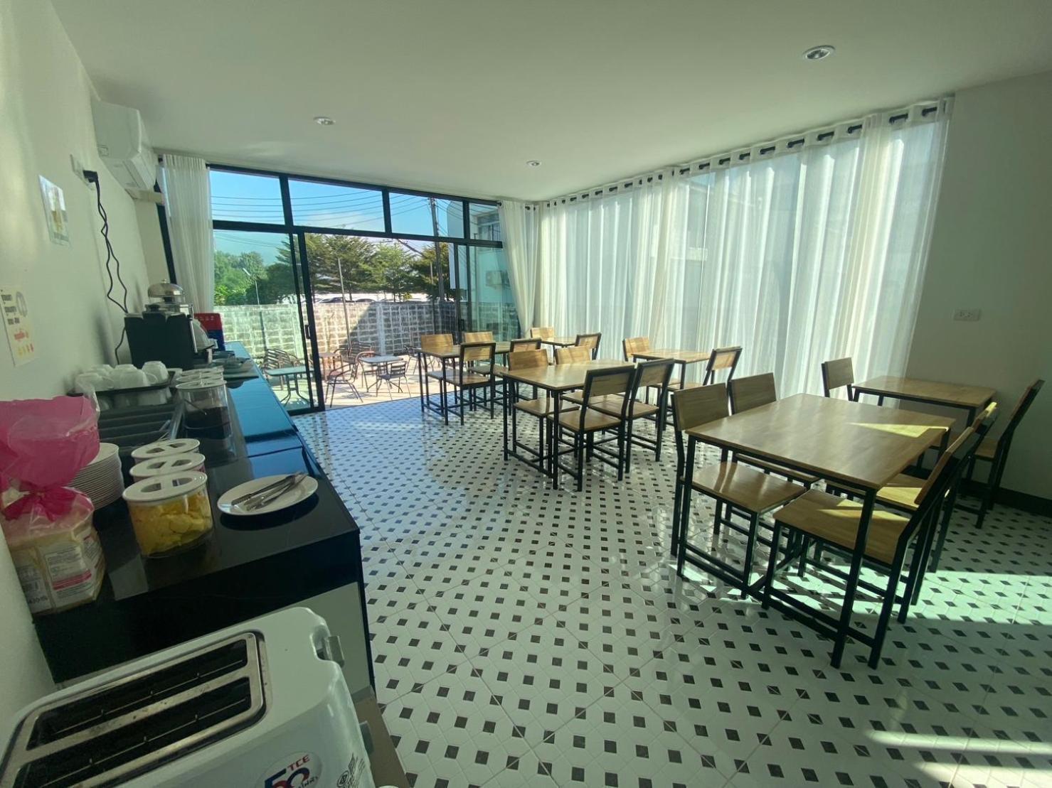 แอ่ว-ดีld Hotel&Residences Ngao Екстер'єр фото