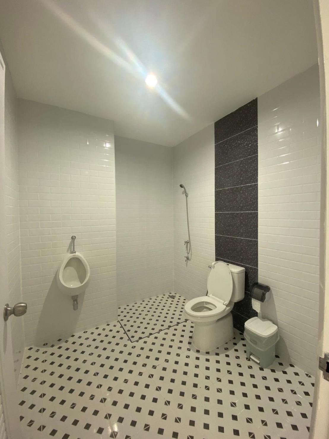 แอ่ว-ดีld Hotel&Residences Ngao Екстер'єр фото