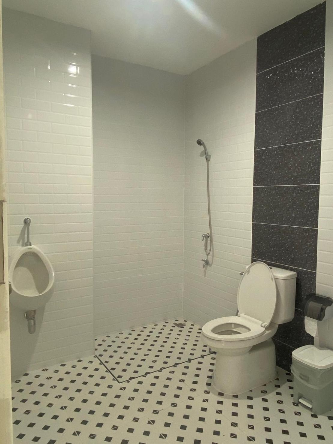 แอ่ว-ดีld Hotel&Residences Ngao Екстер'єр фото